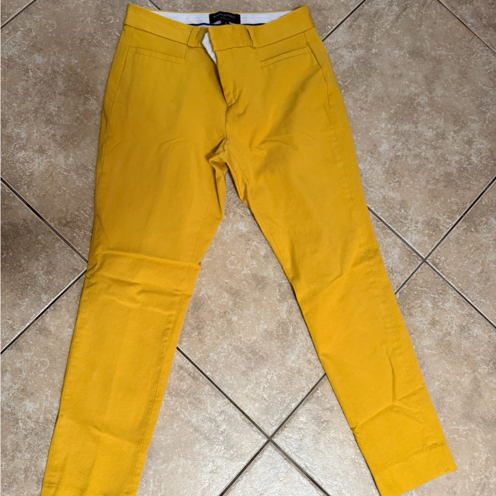Banana Republic Yellow Cropped Women's Pants